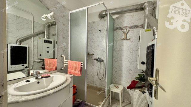 Eladó téglalakás, Kiskunfélegyházán 46.5 M Ft, 3 szobás