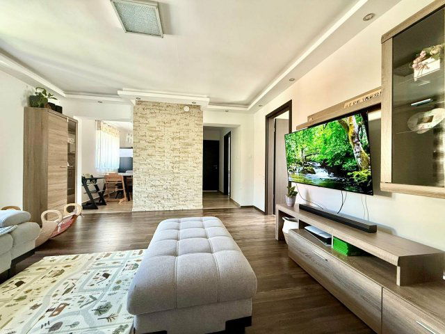 Eladó téglalakás, Sárváron 73.5 M Ft, 3 szobás