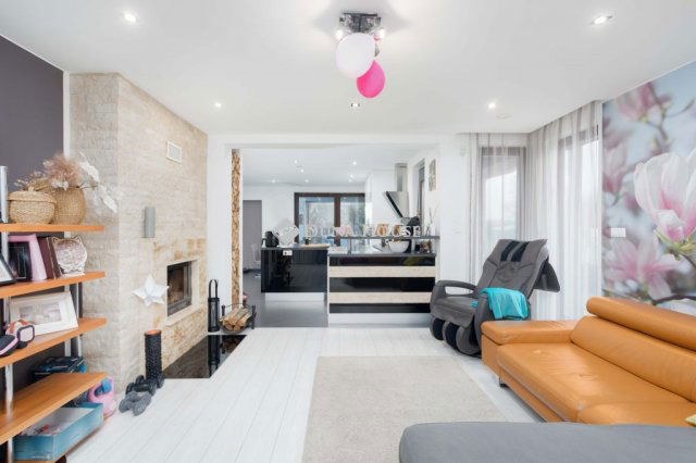 Eladó családi ház, Jánossomorján 169.99 M Ft, 4 szobás