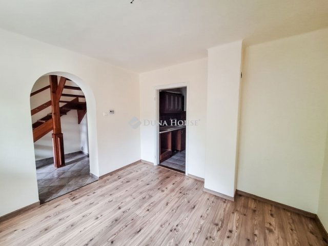Eladó családi ház, Budapesten, XVI. kerületben 109.9 M Ft