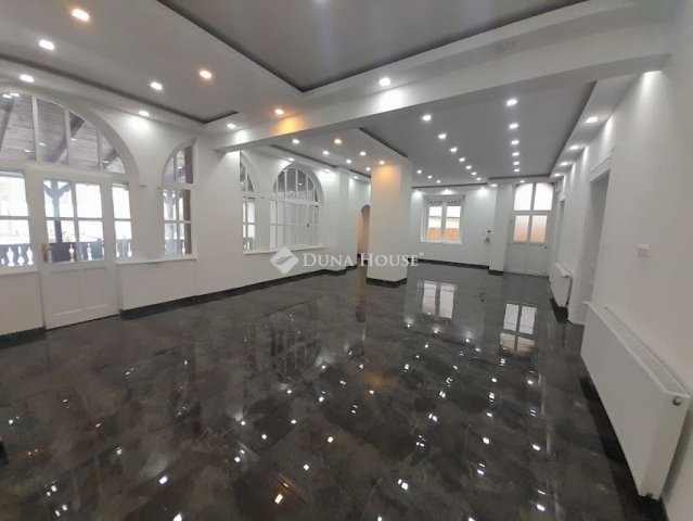 Eladó családi ház, Békéscsabán 75.9 M Ft, 4 szobás