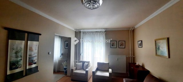 Eladó panellakás, Dunaújvárosban 28.5 M Ft, 1 szobás