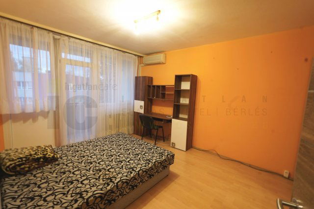 Eladó panellakás, Szegeden, Űrhajós utcában 52.5 M Ft, 2 szobás