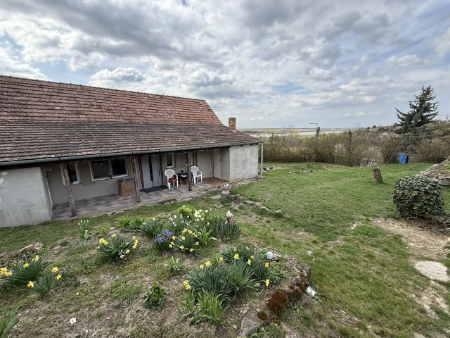 Eladó családi ház, Biatorbágyon 74.9 M Ft, 2 szobás