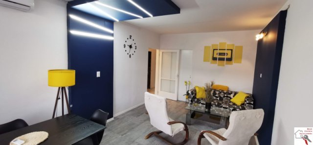 Eladó panellakás, Pécsett 69.5 M Ft, 3 szobás