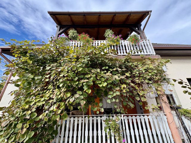 Eladó családi ház, Siófokon 99.9 M Ft, 7 szobás