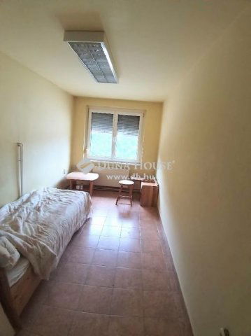 Eladó ipari ingatlan, Szigetújfalun 250 M Ft