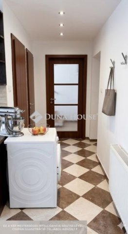 Eladó családi ház, Esztergomban 85 M Ft, 3+1 szobás