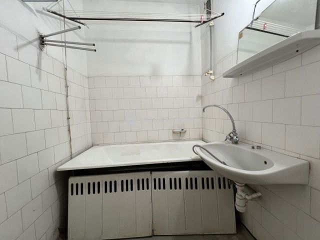 Eladó panellakás, Algyőn 47.5 M Ft, 1+1 szobás