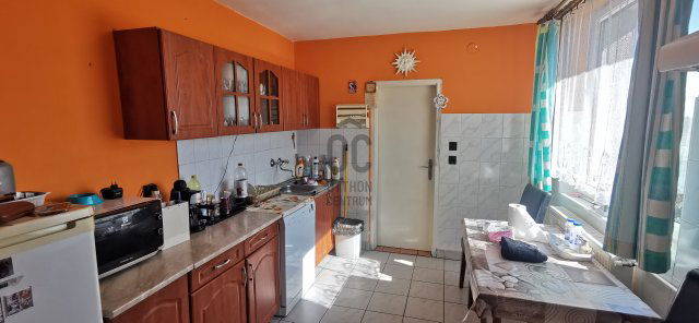 Eladó családi ház, Császáron 33.99 M Ft, 4 szobás