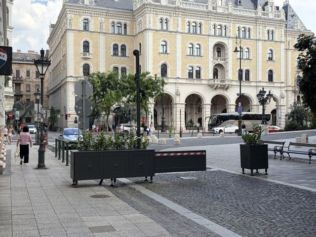 Eladó üzlethelyiség, Budapesten, VI. kerületben, Hajós utcában