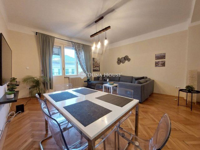 Eladó téglalakás, Budapesten, VII. kerületben 115 M Ft