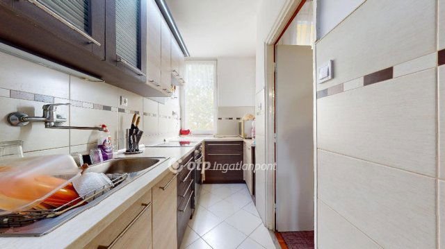 Eladó téglalakás, Tiszavasváriban 18 M Ft, 2+1 szobás