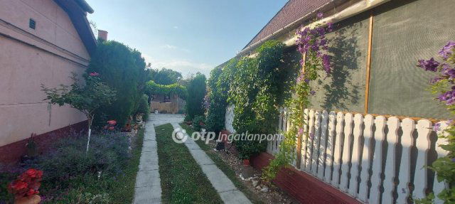 Eladó családi ház, Kunszentmártonban 26.5 M Ft, 3 szobás