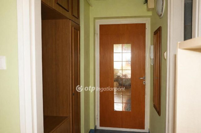 Eladó téglalakás, Gyöngyösön 32.2 M Ft, 1+1 szobás