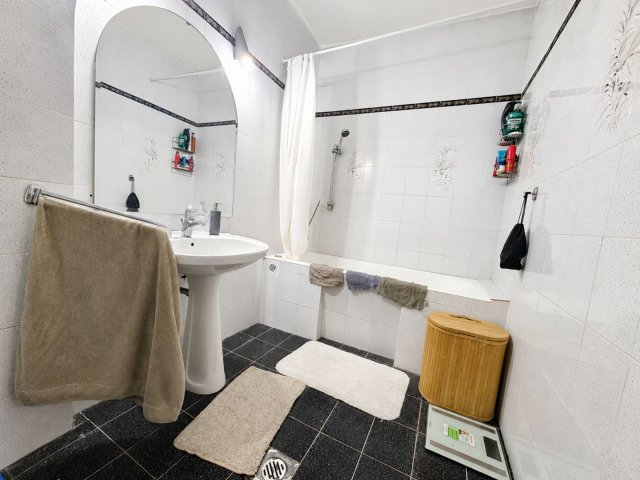 Kiadó téglalakás, albérlet, Debrecenben 300 E Ft / hó, 3 szobás