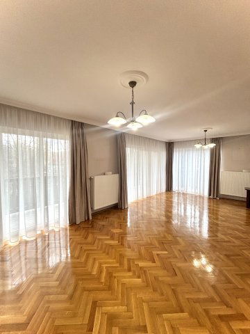 Eladó ikerház, Zamárdiban 129.9 M Ft, 6 szobás