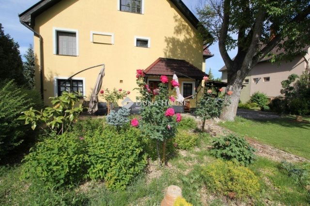 Eladó családi ház, Kecskeméten 119 M Ft, 6 szobás