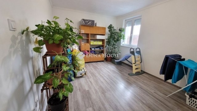 Eladó családi ház, Cegléden 110 M Ft, 5 szobás