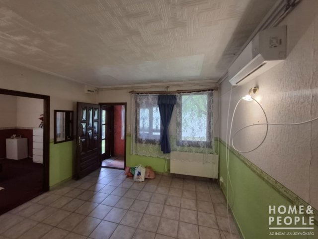Eladó családi ház, Szegváron 28.5 M Ft, 3 szobás