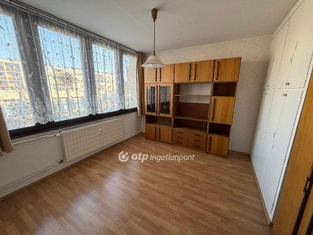 Kiadó panellakás, albérlet, Balassagyarmaton 120 E Ft / hó