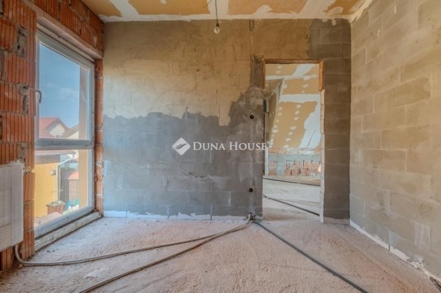 Eladó családi ház, Gödön 99.9 M Ft, 6 szobás