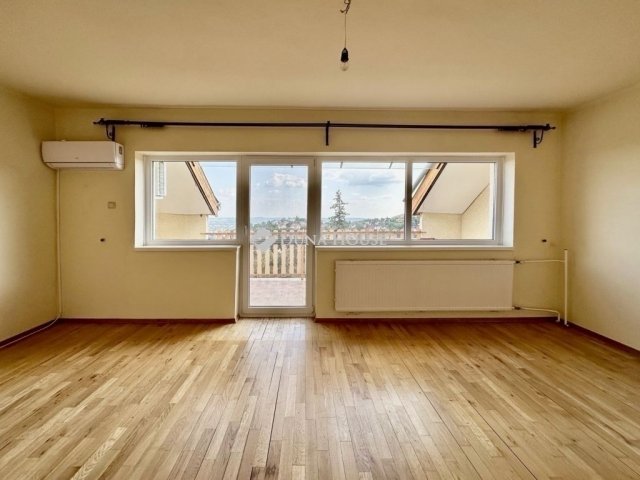 Eladó ikerház, Pécsett 99 M Ft, 4 szobás / költözzbe.hu