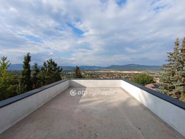 Eladó ikerház, Solymáron 159.9 M Ft, 2+1 szobás