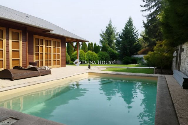 Eladó családi ház, Gombán 183 M Ft, 7 szobás