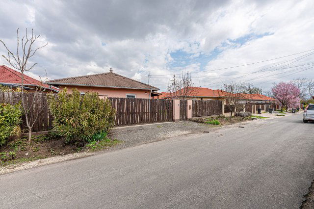 Eladó családi ház, Szigetszentmiklóson 83.9 M Ft, 3 szobás