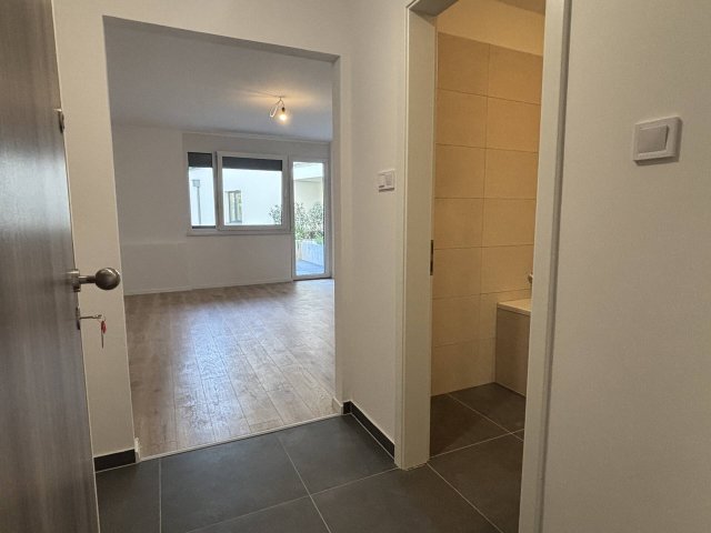 Eladó téglalakás, Tatán 48 M Ft, 1 szobás