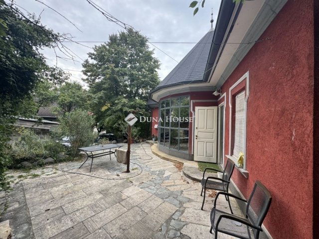 Eladó családi ház, Szekszárdon 99.9 M Ft, 5 szobás