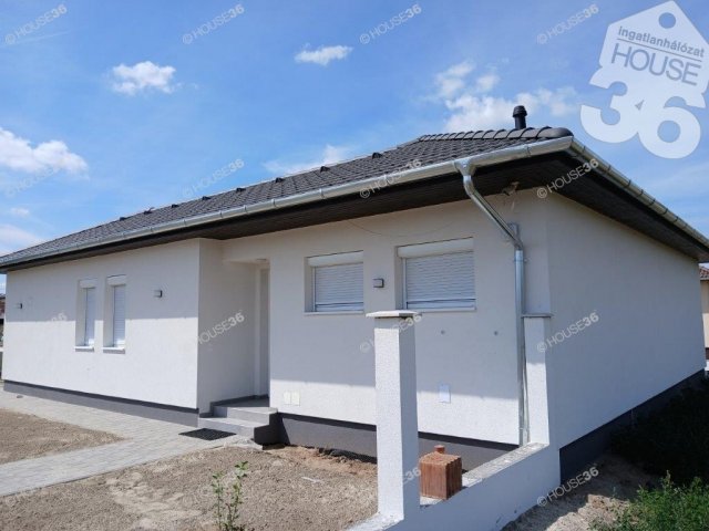 Eladó családi ház, Kecskeméten 81.6 M Ft, 4 szobás