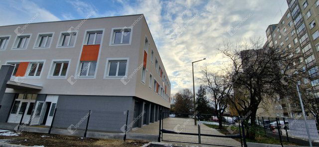 Eladó téglalakás, Miskolcon 79 M Ft, 4 szobás