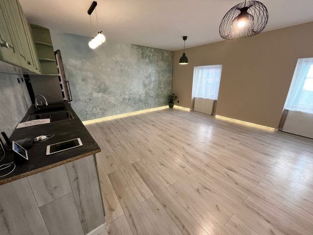 Eladó téglalakás, Pécsett 64.9 M Ft, 3 szobás