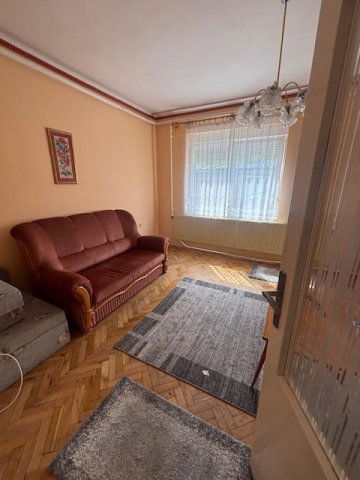 Eladó családi ház, Tatán 81.9 M Ft, 5 szobás