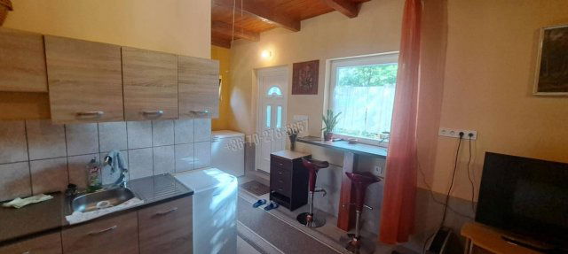 Kiadó téglalakás, albérlet, Nagykozáron 150 E Ft / hó