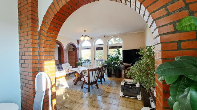 Eladó családi ház, Székesfehérvárott 99 M Ft, 7 szobás