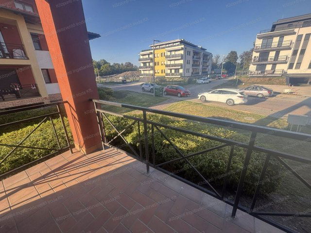 Kiadó téglalakás, albérlet, Tatán 250 E Ft / hó, 3 szobás