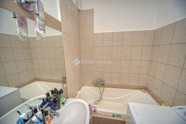 Eladó téglalakás, Budapesten, XXI. kerületben 66.9 M Ft