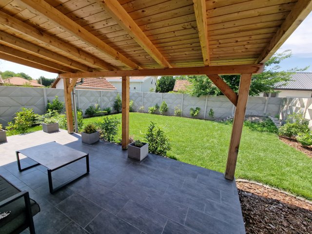 Eladó családi ház, Szigetszentmiklóson 93.9 M Ft, 3 szobás