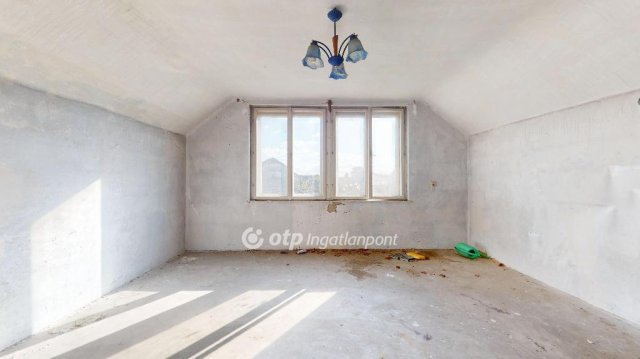 Eladó családi ház, Szakolyon 20 M Ft, 4 szobás