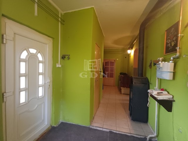 Eladó családi ház, Baján 38.5 M Ft, 3 szobás