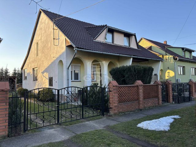 Eladó családi ház, Ikerváron 69 M Ft, 4 szobás