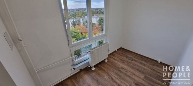 Eladó téglalakás, Szegeden 59.9 M Ft, 2+2 szobás