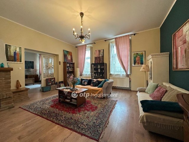 Eladó téglalakás, Szentesen 84 M Ft, 2+2 szobás