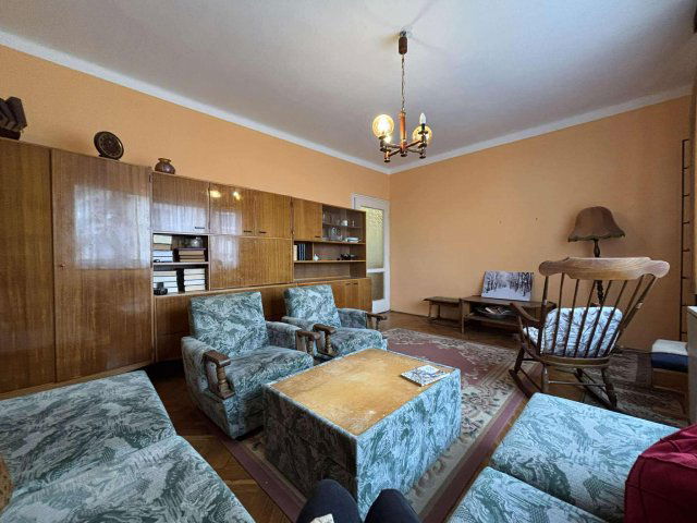 Eladó téglalakás, Siófokon 59.999 M Ft, 3+2 szobás