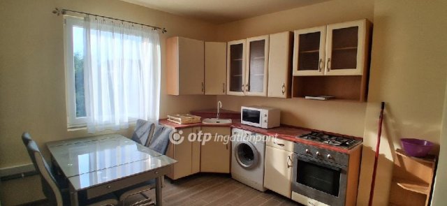 Kiadó téglalakás, albérlet, Szegeden 180 E Ft / hó, 2 szobás