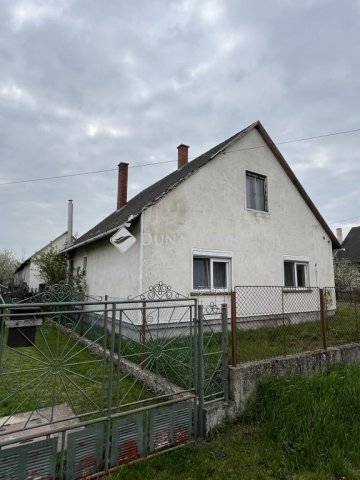 Eladó családi ház, Berhidán 55 M Ft, 2 szobás