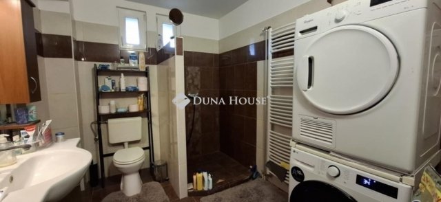 Eladó családi ház, Vecsésen 149.999 M Ft, 5 szobás